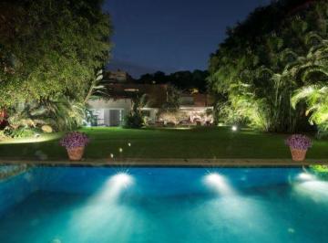 Casa · 540m² · 3 Dormitorios · 4 Estacionamientos · San Isidro Exclusiva Casa en Venta