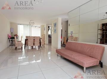 Casa · 239m² · 3 Dormitorios · 1 Estacionamiento · Casa en Venta | Patio | Terraza | 3 Pisos