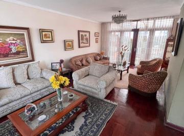 Casa de 8 habitaciones, Lima · Venta de Casa 303 m² Jardín Interior en Urb. Residencial Higuereta. Surco