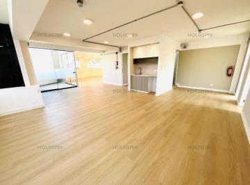 Oficina comercial · 146m² · 5 Dormitorios · Impecable Oficina Totalmente Remodelada E Implementada Frente Al Ovalo Gutierrez