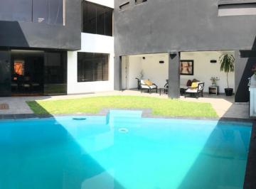Casa de 3 habitaciones, Lima · Vendo Linda Casa Remodelada! Surco Jr Batalla de San Juan 4xx