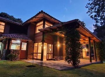 Casa · 720m² · 4 Dormitorios · 2 Estacionamientos · Vendo Hermosa Casa en Condominio en Av Rumichaca Baja N 1, Valle Sagrado, Urubamba, Cusco