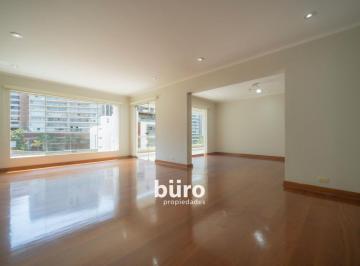 La sala amplia con el comedor separado · Excelente Departamento PH Duplex en Venta con Terrazas Golf Los Incas, Surco