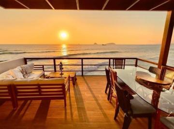 Casa · 285m² · 3 Dormitorios · 2 Estacionamientos · Vendo Hermosa Casa en Malecón Playa Pulpos N 1, Km 40 Playa Punta Hermosa
