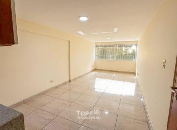 Departamento de 4 habitaciones, Lima · Venta de Amplio Departamento de 139 m² con Patio en 1er Piso - Santiago de Surco