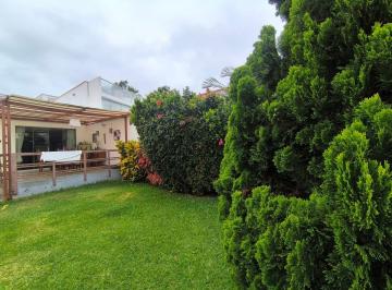 Casa de 4 habitaciones, Lima · Venta Casa 3 Pisos en Las Brisas de Villa – 300 m² de Terreno, Cerca Al Mar