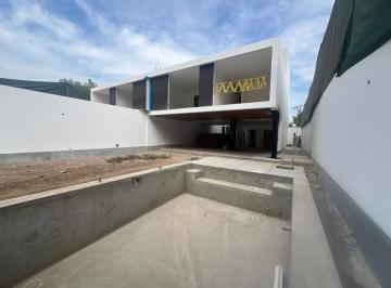 Casa · 445m² · 4 Dormitorios · 3 Estacionamientos · Urb. Rinconada del Lago – Primera Etapa | La Molina