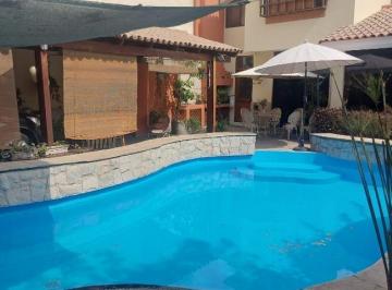 Casa · 330m² · 6 Dormitorios · 4 Estacionamientos · Vendo Linda Casa en Calle Los Tulipanes Mz X, Lt 4, Urb. Sirius, La Molina