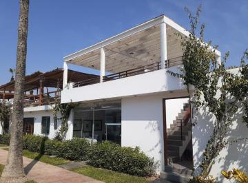 Casa · 110m² · 4 Dormitorios · 12 Estacionamientos · Vendo Hermosa Casa en Calle Martinika N 1, Playa Las Palmas Km 59, Asia