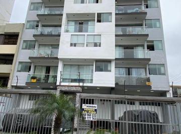 Departamento · 95m² · 3 Dormitorios · 1 Estacionamiento · Vendo Departamento en Surquillo, Urb. Los Sauces, 1er Piso, 3 Dorm..
