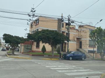 Terreno / Lote · 438m² · 6 Dormitorios · 2 Estacionamientos · Casa a La Venta Como Terreno