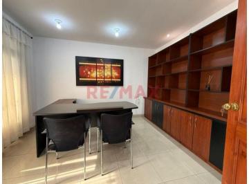 Casa de 3 habitaciones, Lima · Casa Ideal Vivienda U Oficina Adm. (Puerta Cerrada) |cerca a Javier Prado y Salaverry