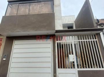 Casa de 4 habitaciones, Lima · Venta de Acogedora Casa en Alameda El Pinar