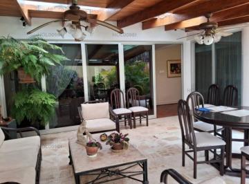 Casa · 426m² · 5 Dormitorios · 8 Estacionamientos · Vendo Bonita Casa en Calle Norberto Eléspuru N 6, Urb. Orrantia, San Isidro