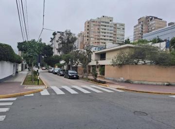 Casa · 475m² · 3 Dormitorios · 6 Estacionamientos · Vendo Bella Casa en Calle Los Manzanos N 5, San Isidro
