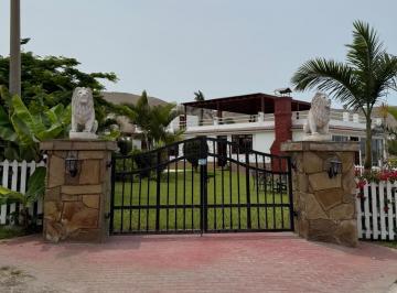 fachada de esquina · Exclusiva Casa de Playa en El Country Club Balneario de Santa Rosa