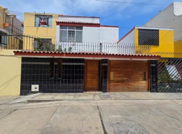 Casa · 166m² · 3 Dormitorios · 1 Estacionamiento · Oportunidad Casa en Venta Pueblo Libre - Cerca Club Aelu