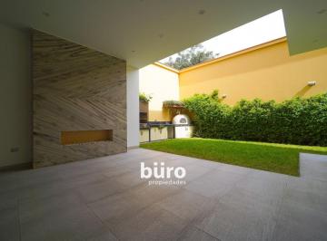 Casa de 4 habitaciones, Lima · Bella y Moderna Casa en Venta 4 Dorm en La Molina
