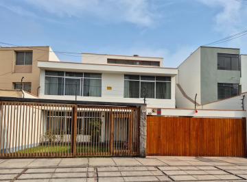 Casa de 6 habitaciones, Lima · Hermosa Casa en Venta