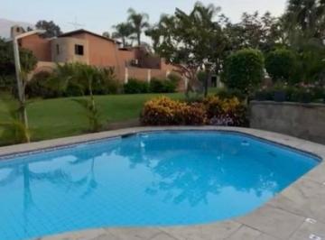 Casa · 900m² · 3 Dormitorios · 6 Estacionamientos · Vendo Bella Casa en Av José León Barandiarán N 8, Urb. La Planicie, La Molina.