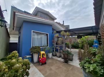 Casa · 282m² · 5 Dormitorios · 2 Estacionamientos · Venta de Hermosa Casa Ubicada Urb en La Molina