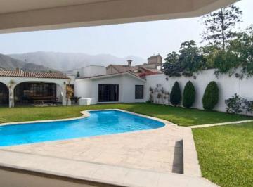 Casa de 3 habitaciones, Lima · Venta de Casa con Piscina en La Molina 1080 m²