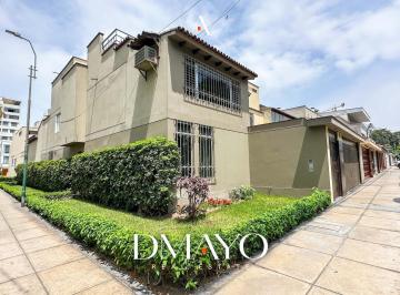 Casa · 478m² · 5 Dormitorios · 2 Estacionamientos · Se Vende Casa Funcional Frente a Parque y Cerca de Colegios Trener, Casuarinas E Inmaculada Jesuitas