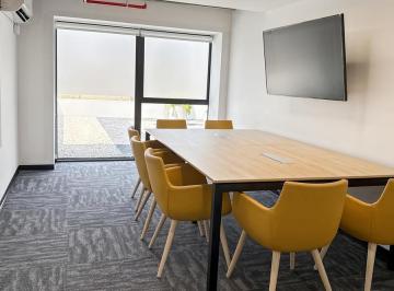 Oficina comercial · 45m² · Acceso Diario Las 24 Horas a Una Oficina de Espacio Abierto Para 10 Personas