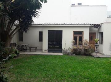 Casa · 479m² · 7 Dormitorios · 4 Estacionamientos · Casa en Venta en San Isidro