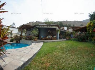 Casa · 585m² · 5 Dormitorios · 8 Estacionamientos · Vendo Bella Casa en Calle La Laguna N 5, Urb. La Planicie, 1era Etapa, La Molina