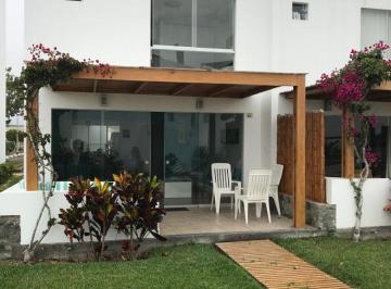 Casa de 4 habitaciones, Cañete · Casa de 200 m² con 4 Recámaras en Venta en Asia del Mar