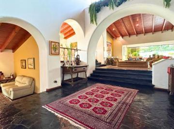 Casa de 4 habitaciones Venta S/ 2,949,500 · Venta / Casa - Amplios Ambientes / 4 Dorm. / Piscina y Jardin / Terrazas.