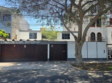 Casa · 576m² · 1 Dormitorio · 1 Estacionamiento · Oportunidad Única Vendo Casa Como Terreno de 576 m², Jose Galvez Barrenechea 212, San Isidro.