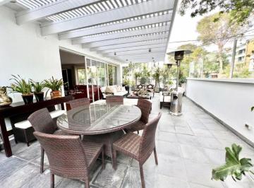 Departamento de 5 habitaciones, Lima · Lujoso Duplex en Chacrilla Surco, 5 Dorm., Terraza, parrilla,4 Cocheras Arquitecto: Mario Lara