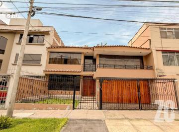 Casa de 4 habitaciones, Lima · Casa Tipo Terreno/vivienda en Venta – San Borja