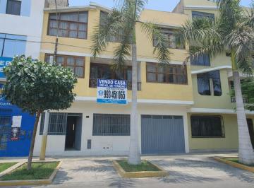 Casa de 9 habitaciones, Lima · Se Vende Casa en Los Olivos