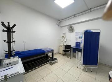 Oficina comercial · 300m² · 10 Dormitorios · Alquiler de Consultorios Médicos – Estrategia y Comodidad en Los Olivos