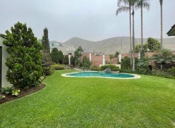 Casa · 1124m² · 3 Dormitorios · 4 Estacionamientos · Vendo Casa Flat en Calle El Peñasco N 1, Urb. La Planicie, La Molina
