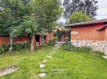 Casa · 350m² · 5 Dormitorios · 4 Estacionamientos · Exquisita Residencia de 1,700 m² en El Corazón del Valle Sagrado de Los Incas.