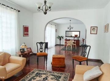 Casa de 4 habitaciones, Lima · Venta de Casa en Zona Exclusiva de San Isidro Área 174 m²