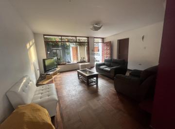 Casa · 251m² · 3 Dormitorios · 2 Estacionamientos · Alquilo Casa Para Uso Comercial o Puerta Cerrada