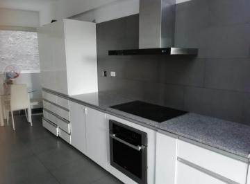Departamento · 240m² · 3 Dormitorios · 2 Estacionamientos · Vendo Lindo Departamento Flat en Calle Los Topacios N 1, Piso 2, Urb. Cerros de Camacho, Surco.