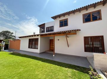 Casa de 3 habitaciones, Lima · Casa de At. 500 m² - 4 Dorms - Amplio Jardín - a Una Cuadra de Lagunas