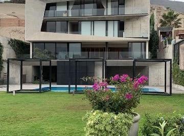 Casa · 1213m² · 6 Dormitorios · 14 Estacionamientos · Vendo Linda Casa Flat en Calle Monte Bello N 5, Urb. Rinconada Alta, La Molina.