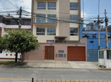 Departamento · 96m² · 3 Dormitorios · 1 Estacionamiento · Departamento Duplex en Santa Catalina