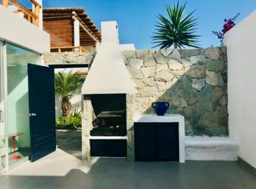 Casa · 220m² · 6 Dormitorios · 4 Estacionamientos · Vendo Lindo Casa en Malecón Flamencos Km 97, N 60, Fila 4, Playa Flamencos, Asia.