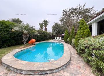 Casa · 1020m² · 4 Dormitorios · 8 Estacionamientos · Vendo Linda Casa en Calle Michigan N 4, Urb. Rinconada del Lago, La Molina.