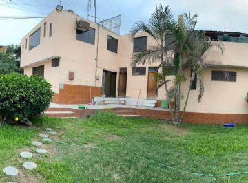 Casa · 467m² · Terreno de 1005 m² con 2 Casas en Comas