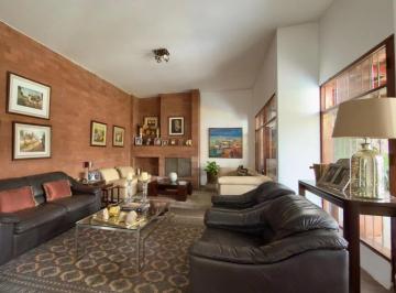 Casa de 5 habitaciones, Lima · Venta de Espectacular Casa en Rinconada del Lago!