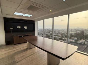 Oficina comercial , Lima · Oficina Corporativa de 290 m² Implementada con Divisiones y Vista a Camacho en Santiago de Surco
